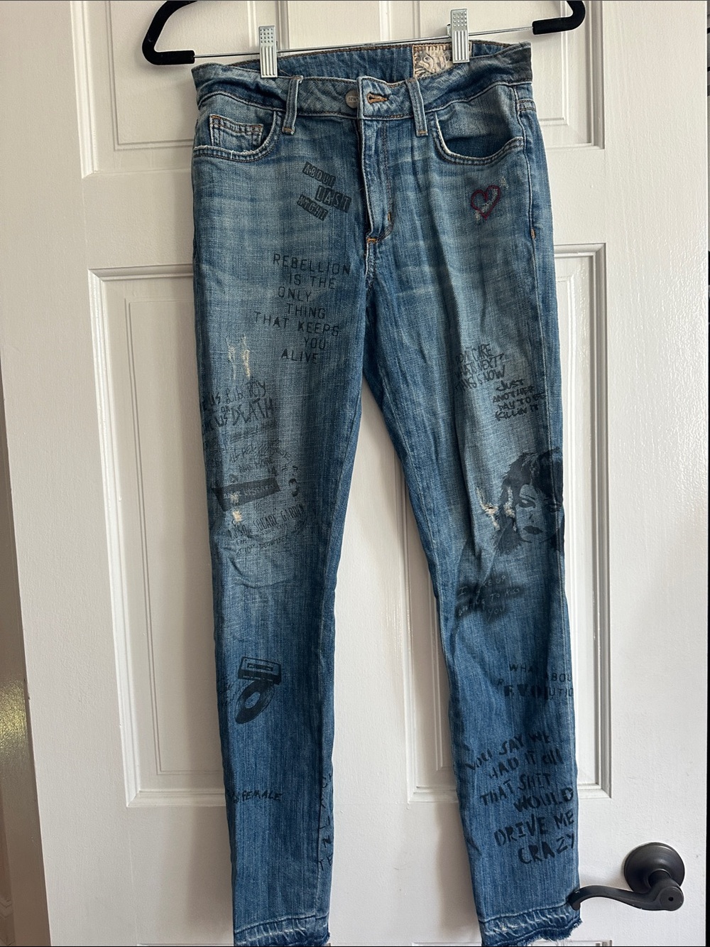 Diet Blue Graphic Skinny Jeans - Women